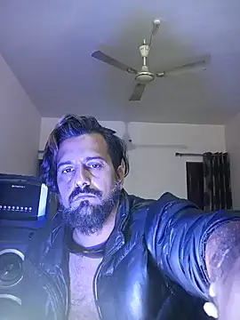 Snapshot of MAGNETICDADDY8 chatting on January 6, 4:36 am MAGNETICDADDY8 online show from January 6, 4:36 am