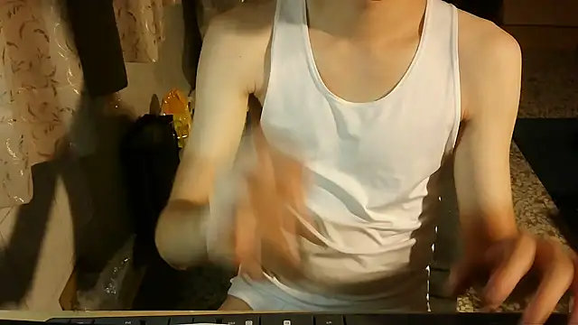 Snapshot of KYU890428 chatting on October 4, 7:40 pm KYU890428 online show from October 4, 7:40 pm