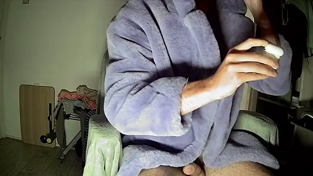 onesieboyx online show from June 30, 8:59 am