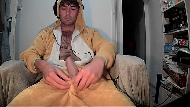 onesieboyx online show from November 13, 5:50 pm