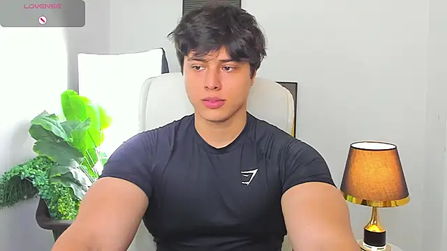 Snapshot of Thom_Ohtani chatting on February 27, 7:26 pm Thom Ohtani online show from February 27, 7:26 pm