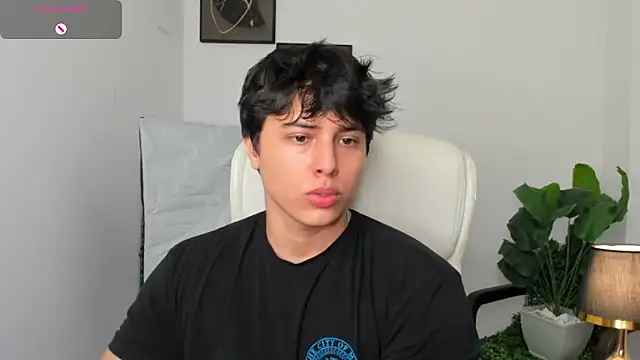 Snapshot of Thom_Ohtani chatting on March 2, 2:30 am Thom Ohtani online show from March 2, 2:30 am