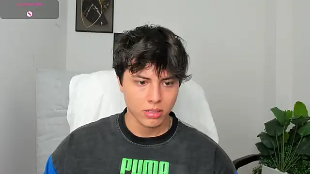 Snapshot of Thom_Ohtani chatting on March 1, 2:26 am Thom Ohtani online show from March 1, 2:26 am