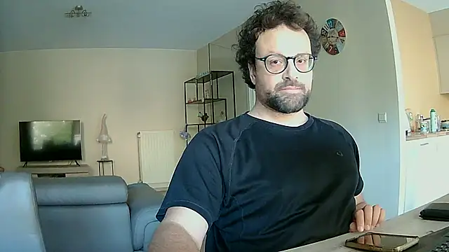 Snapshot of littlehairyman chatting on September 22, 7:19 am littlehairyman online show from September 22, 7:19 am