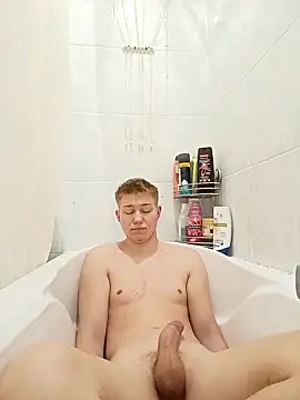 Snapshot of Mifbri chatting on March 22, 4:28 am Mifbri online show from March 22, 4:28 am