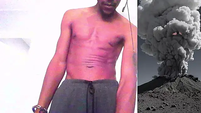 Snapshot of 1NakedTruth chatting on October 31, 10:51 am 1NakedTruth online show from October 31, 10:51 am