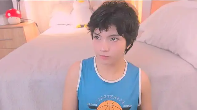 AllanYong18 online show from February 18, 10:24 am