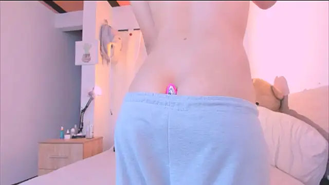 AllanYong18 online show from October 11, 7:56 am