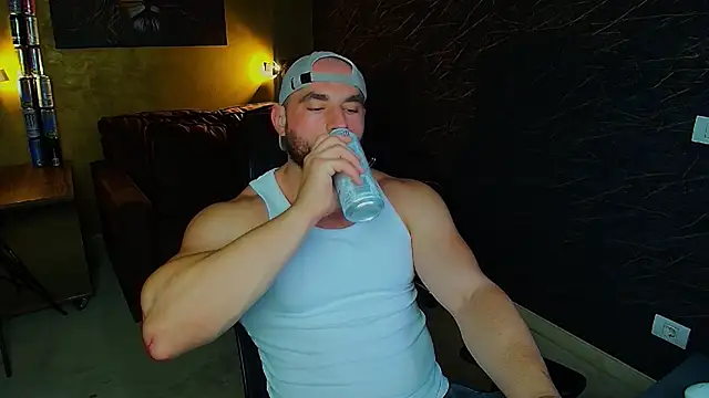 AdamJamesonn online show from May 23, 5:02 am