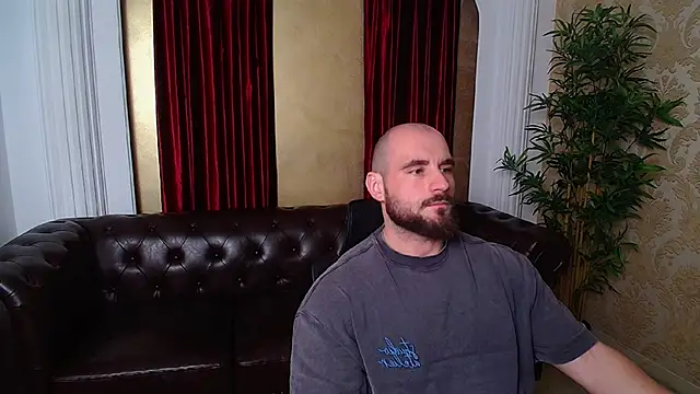 AdamJamesonn online show from December 16, 7:26 am