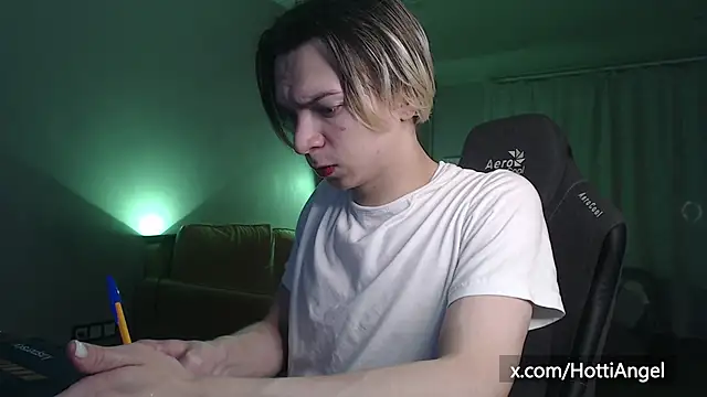 Snapshot of leon_yuugen chatting on September 23, 3:55 pm leon yuugen online show from September 23, 3:55 pm