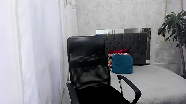 blondie lover69 online show from October 5, 8:35 pm