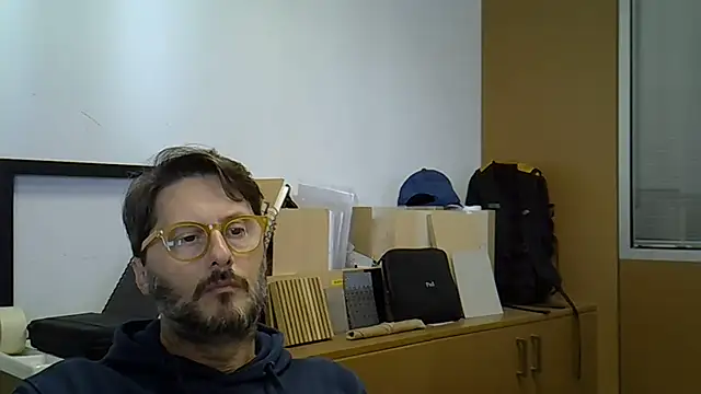 Snapshot of Cellino4 chatting on October 4, 9:03 am Cellino4 online show from October 4, 9:03 am