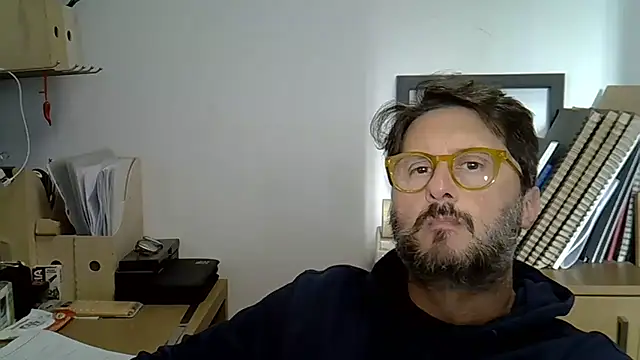 Snapshot of Cellino4 chatting on October 6, 3:27 pm Cellino4 online show from October 6, 3:27 pm