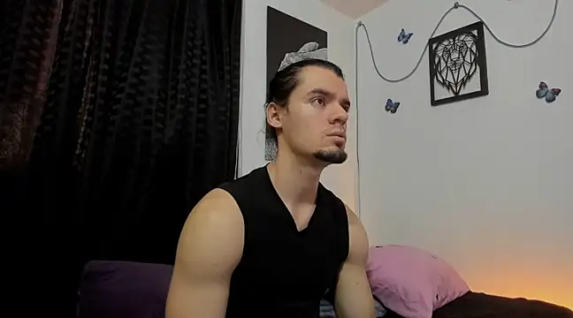 maxi styles online show from February 20, 10:15 pm