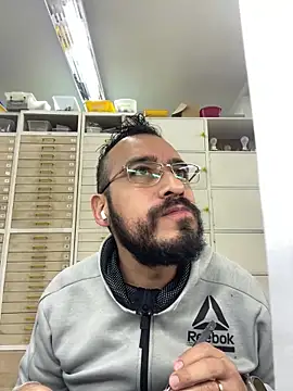 leonardohot1987 online show from January 17, 5:42 pm