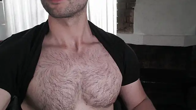 Snapshot of hairyncuteass chatting on January 19, 9:45 pm hairyncuteass online show from January 19, 9:45 pm