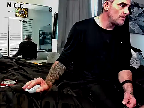 Snapshot of 1badfucka chatting on February 26, 3:41 pm 1badfucka online show from February 26, 3:41 pm
