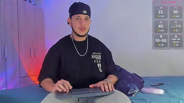 austinoficial online show from November 15, 11:18 pm