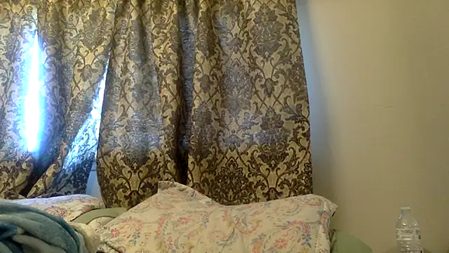 Snapshot of smoothwick chatting on February 17, 3:53 pm smoothwick online show from February 17, 3:53 pm
