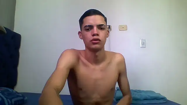 Latinos 2001 online show from June 24, 1:47 pm