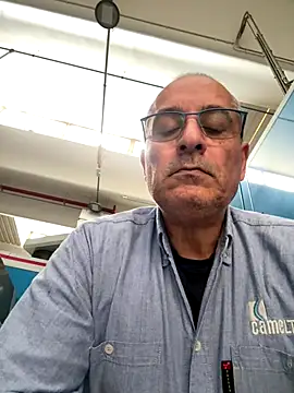 Snapshot of sempreilmio2 chatting on September 23, 6:18 pm sempreilmio2 online show from September 23, 6:18 pm