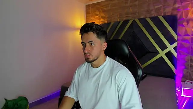 Brad Summer online show from April 4, 8:06 pm