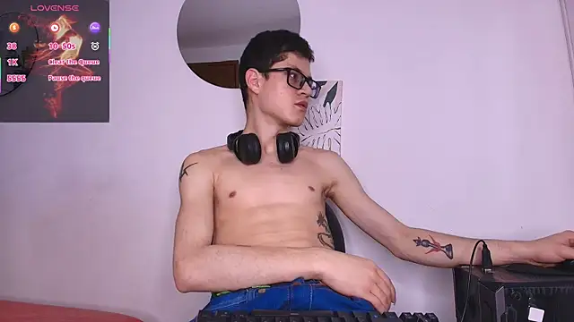 wolfandsky online show from March 3, 11:50 am