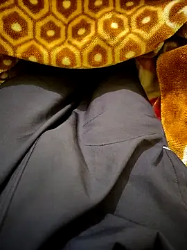 08uhj online show from February 3, 4:43 am