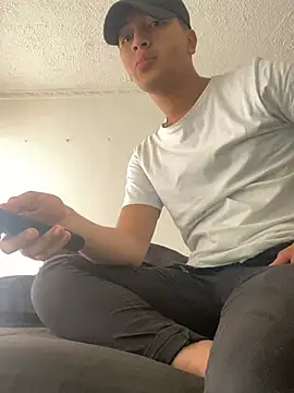 Diegosavage3 online show from February 22, 8:37 pm