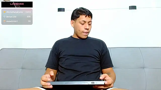 Tylerdrdn online show from November 22, 9:47 pm