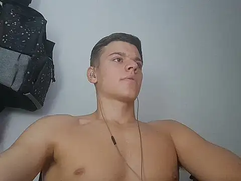 Snapshot of vitorsafado19 chatting on February 9, 4:57 am vitorsafado19 online show from February 9, 4:57 am