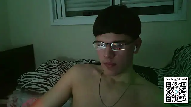 Snapshot of vitorsafado19 chatting on October 3, 3:22 am vitorsafado19 online show from October 3, 3:22 am