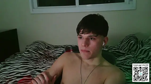 Snapshot of vitorsafado19 chatting on September 8, 10:42 pm vitorsafado19 online show from September 8, 10:42 pm