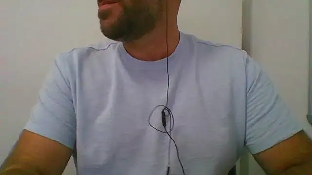 Snapshot of _tuga_man_ chatting on September 25, 1:10 pm tuga man online show from September 25, 1:10 pm