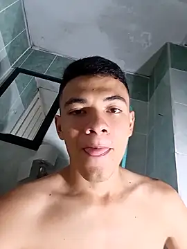 Snapshot of andresiito203 chatting on February 28, 6:10 am andresiito203 online show from February 28, 6:10 am