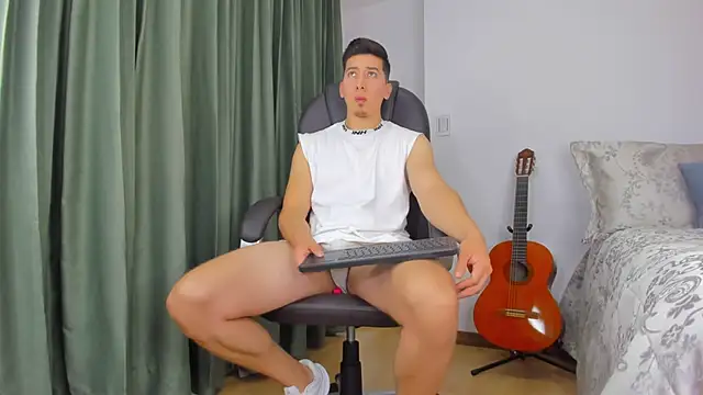 Tombarden online show from February 13, 7:10 pm