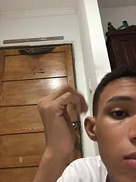 Alvarozzxv online show from February 1, 6:21 am