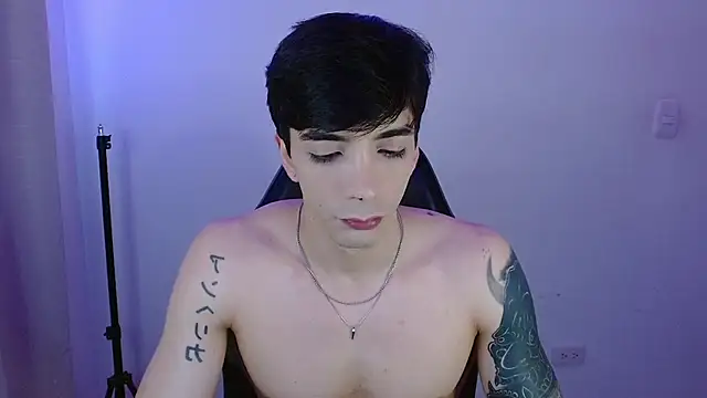 H3ll B0I online show from March 31, 10:11 pm