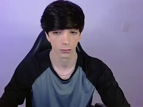 H3ll B0I online show from January 6, 3:54 am