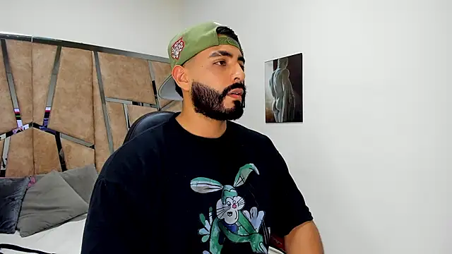 LeandroRusso online show from March 12, 9:24 pm