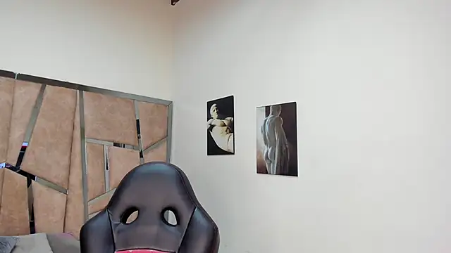 LeandroRusso online show from February 27, 8:20 pm