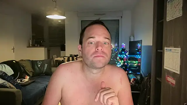 Funnyjul31 online show from November 29, 4:53 pm