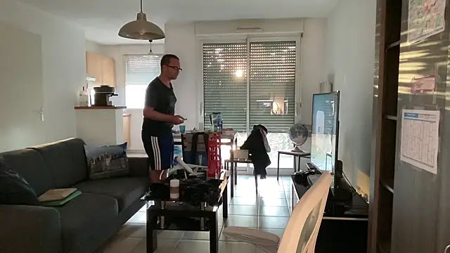 Funnyjul31 online show from October 13, 4:46 pm