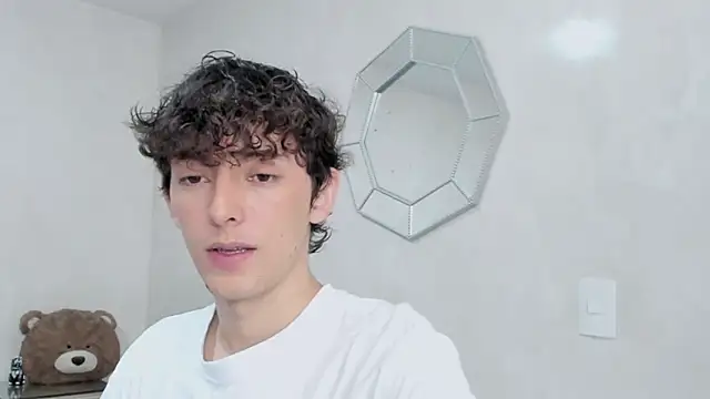 miketwink online show from February 3, 10:26 pm