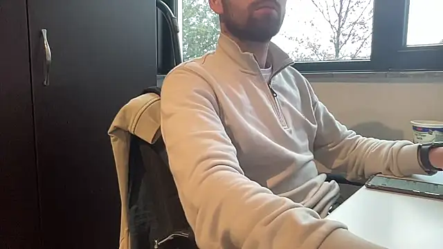 bullyboyy online show from November 19, 8:14 am