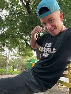 arevalo1124 online show from October 9, 9:41 pm