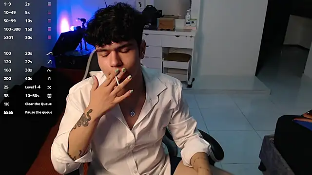 TheAisforAlec online show from October 3, 1:21 am
