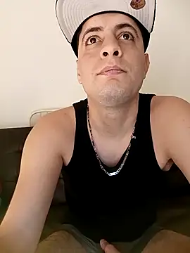 Kelv1n29 online show from February 10, 5:39 pm