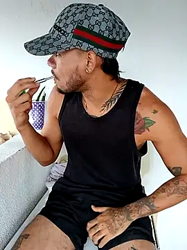 Niick01  online show from October 8, 9:08 pm